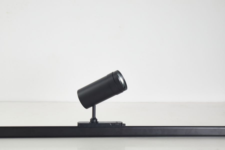 ZUMO-SP-30W-BL-3PH ZUMO SPOTLIGHT 30W BLACK 3PHASE ZOOMABLE 7.8x16x24cm 220-240V KGP DRIVER COB HOMELIGHTING 77-9117